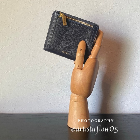 NEW! Fossil Multi Color Small Logan RFID Bifold - Picture 4 of 7
